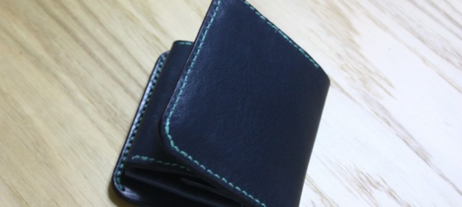 新色!ネイビー:二つ折り財布 新色!ネイビー:二つ折り財布